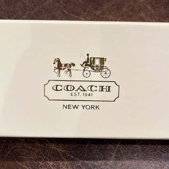 Coach Watch, Brand New with box! With new battery 2 yr warranty. - Picture 3 of 6